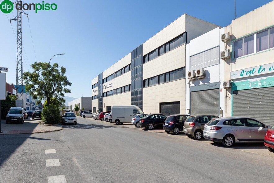 Commerce de détail dans Peligros à vendre - Photo du bâtiment - Image 3 de 28