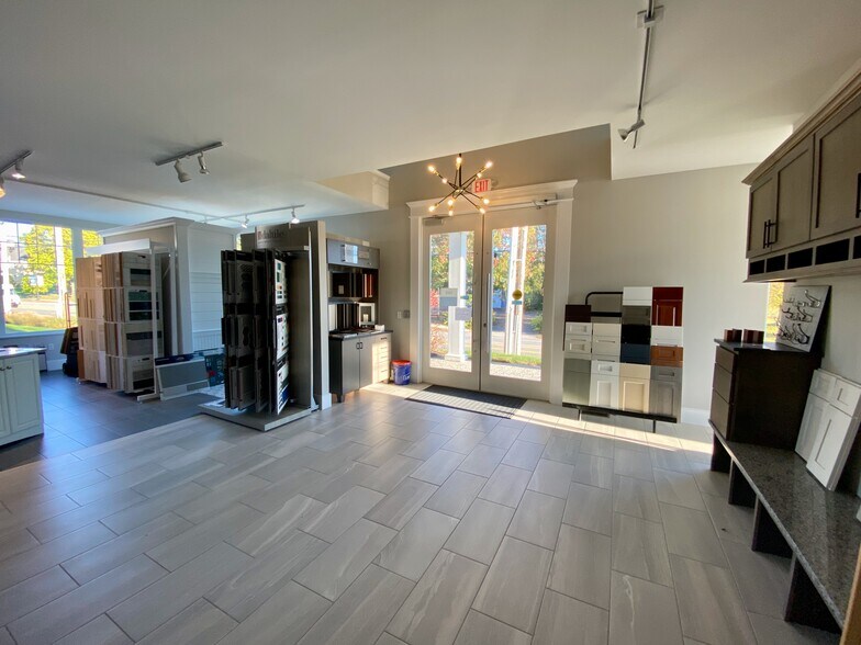 147 Portsmouth Ave, Stratham, NH à louer - Photo du bâtiment - Image 2 de 8