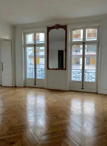 Office in Paris for lease Interior Photo- Image 1 of 7