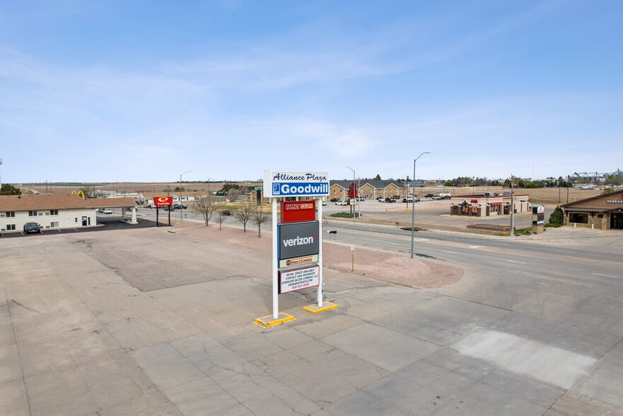 1325 W 3rd St, Alliance, NE for lease - Primary Photo - Image 1 of 6