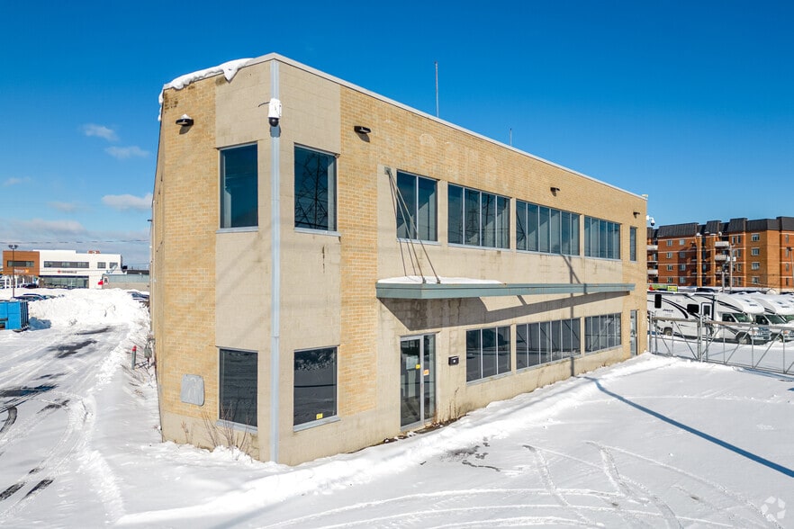 288 Boul Curé-Labelle, Laval, QC for sale - Primary Photo - Image 1 of 1