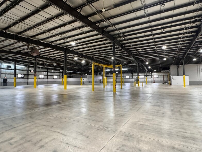 11220 E Main St, Huntley, IL for lease - Interior Photo - Image 3 of 8