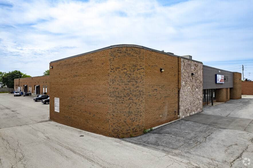 2538 Speers Rd, Oakville, ON for lease - Building Photo - Image 2 of 3