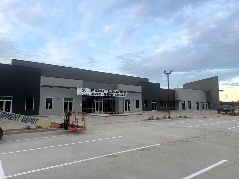 1320 W League City Pky, League City, TX for lease - Building Photo - Image 2 of 23