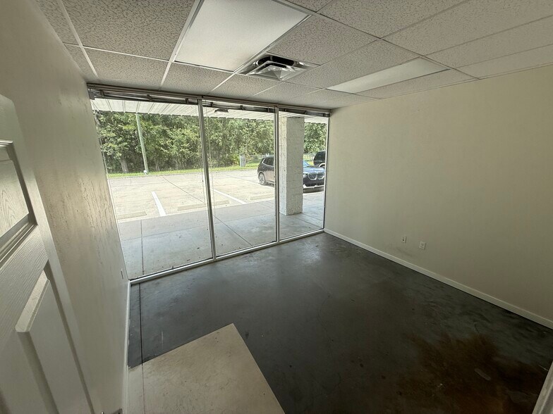 7075 NW 22nd St, Gainesville, FL for lease - Building Photo - Image 2 of 11