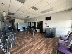 19100 Ventura Blvd, Tarzana, CA for lease Interior Photo- Image 1 of 9