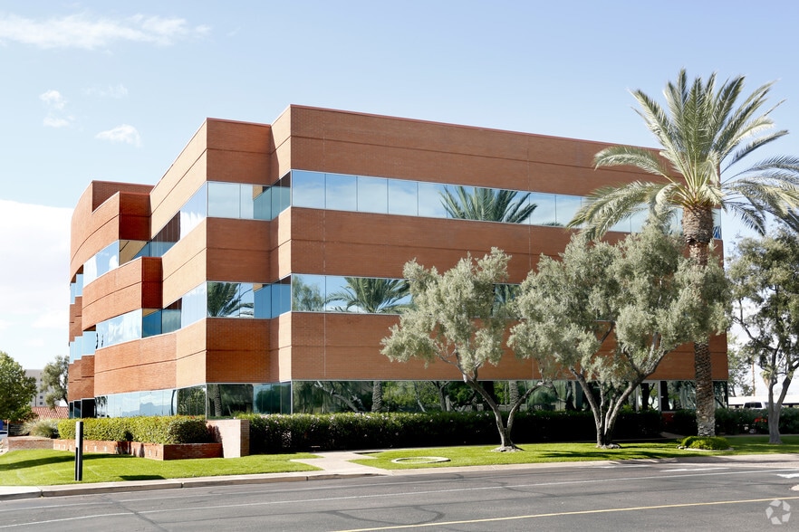 4130 E Van Buren St, Phoenix, AZ à louer - Photo du bâtiment - Image 3 de 15