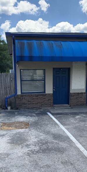 9161 NE Jacksonville Rd, Anthony, FL à louer - Photo du bâtiment - Image 1 de 9