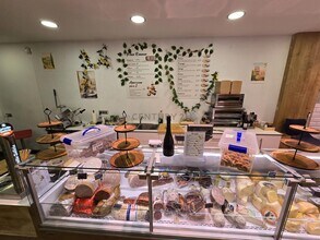 Retail in Barcelona, Barcelona for lease Interior Photo- Image 2 of 11