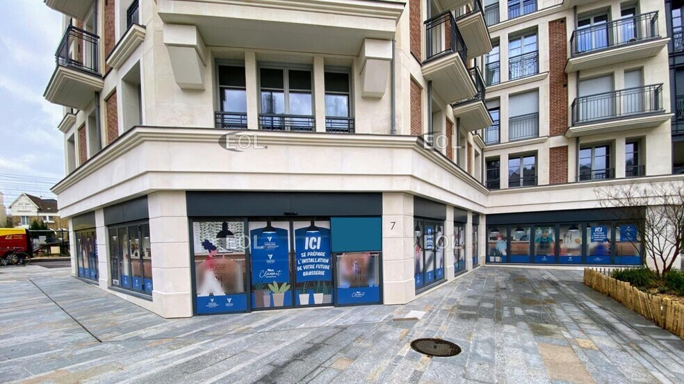 Commerce de détail dans Clamart à louer - Photo du bâtiment - Image 2 de 5