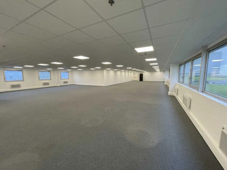 Bureau dans Croissy-Beaubourg à louer - Photo intérieure - Image 3 de 7