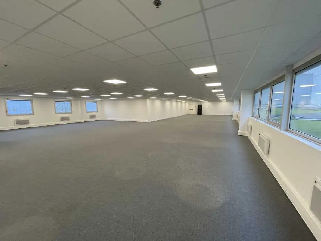 Bureau dans Croissy-Beaubourg à louer Photo intérieure- Image 1 de 1