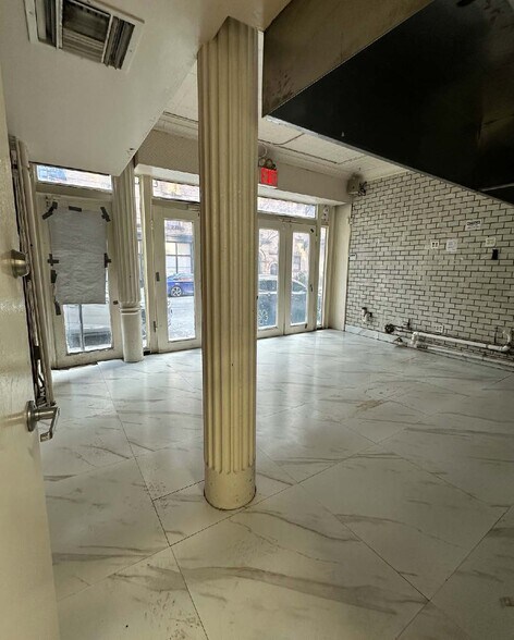 114 Tenth Ave, New York, NY à louer - Photo du bâtiment - Image 3 de 8