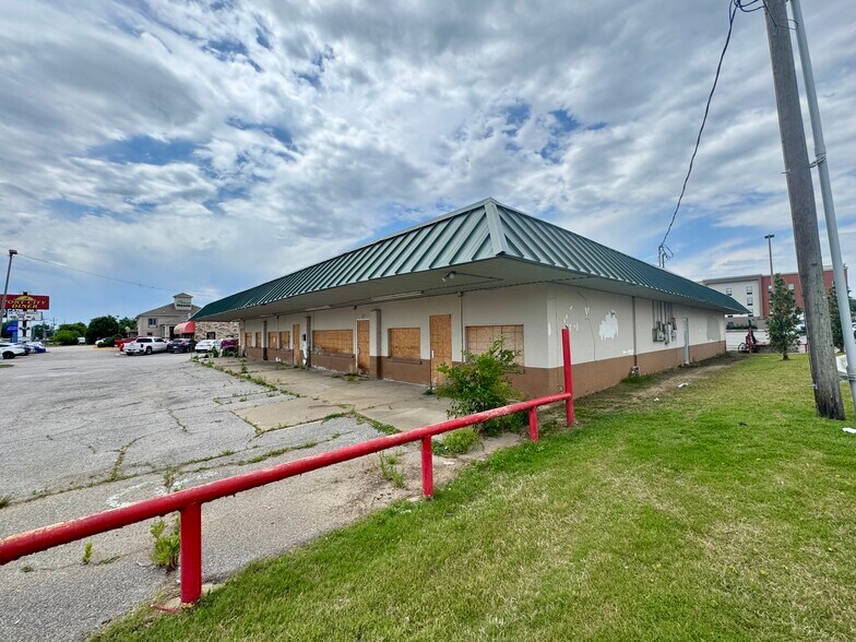 16-22 S 193rd Ave, Catoosa, OK à vendre - Photo du bâtiment - Image 3 de 3