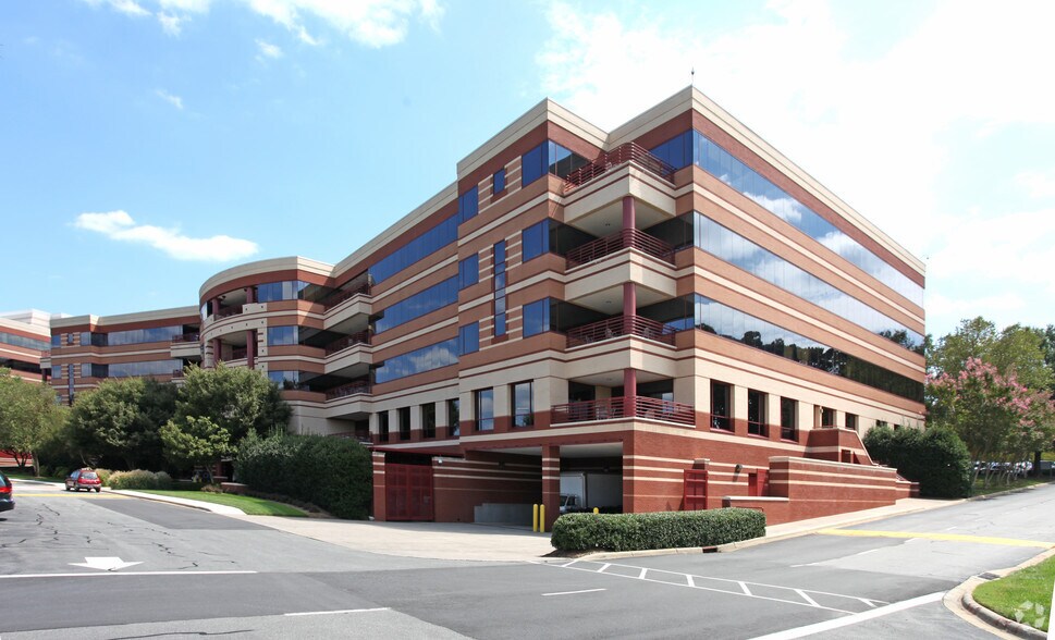 1000 E Hanes Mill Rd, Winston-Salem, NC à vendre - Photo du bâtiment - Image 2 de 3