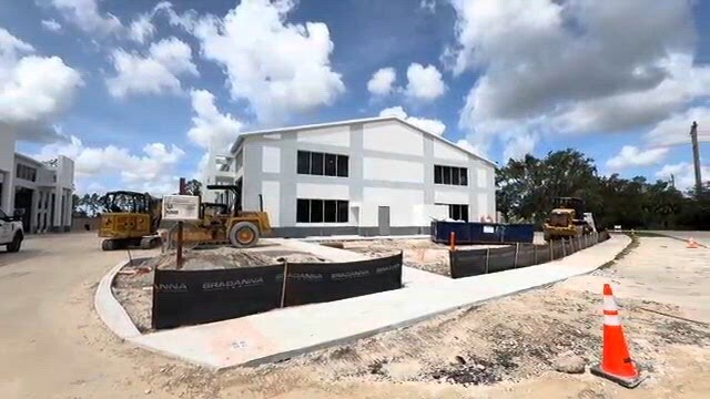 3584 Plover, Naples, FL à vendre - Vidéo sur l’inscription commerciale - Image 2 de 5