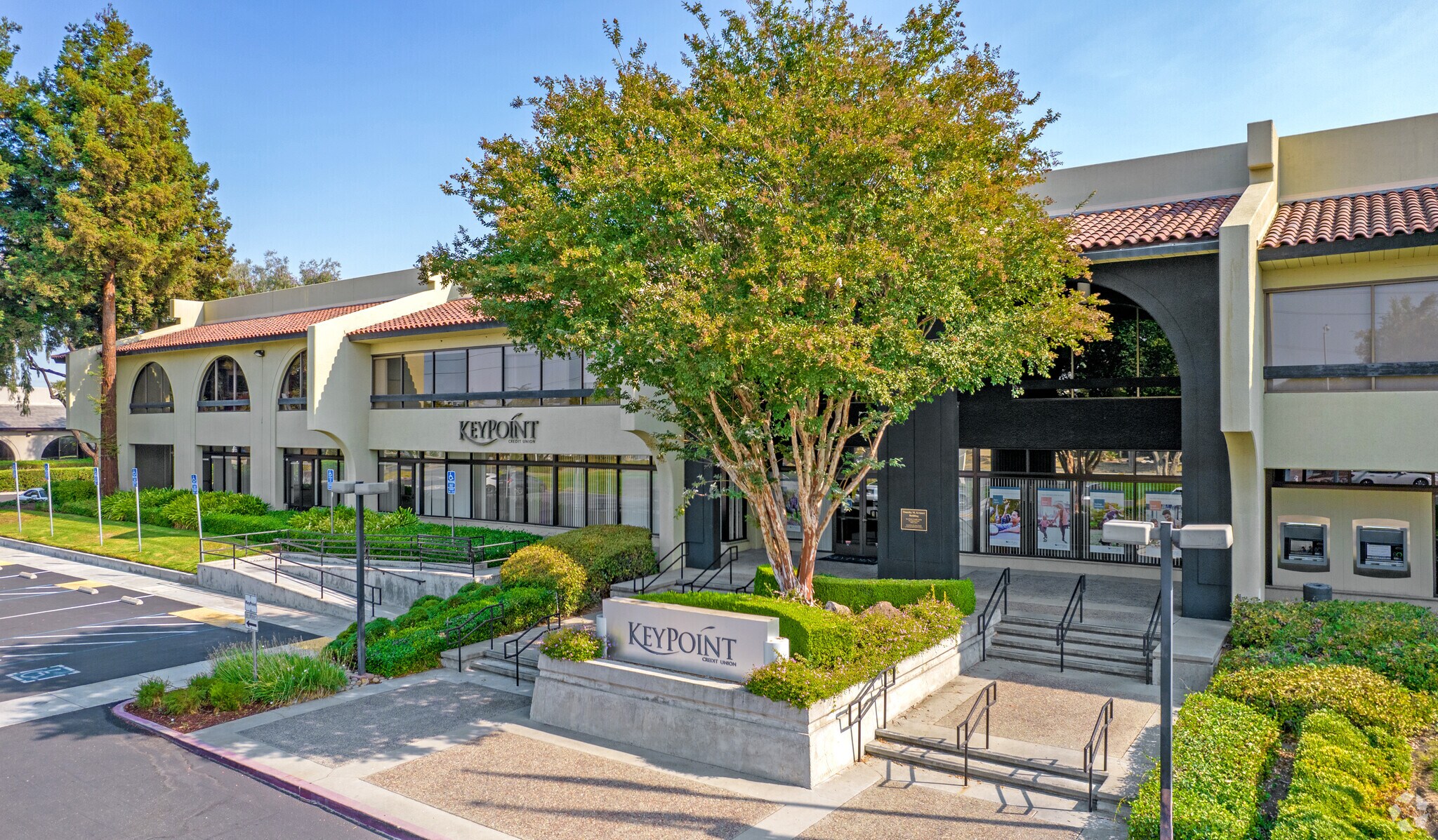 2805 Bowers Ave, Santa Clara, CA à louer Photo du bâtiment- Image 1 de 15