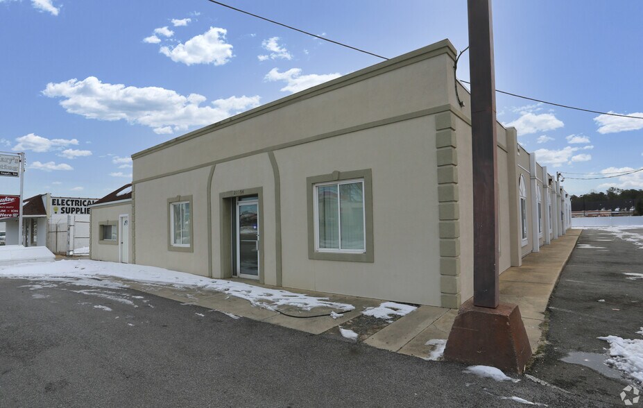 21694 Great Mills Rd, Lexington Park, MD à louer - Photo du bâtiment - Image 2 de 4