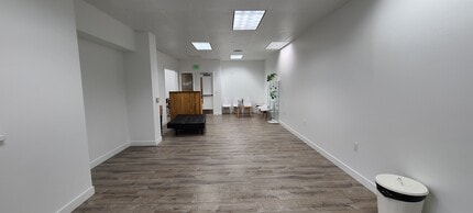 675 Orchard Heights Rd, Salem, OR for lease Building Photo- Image 1 of 4