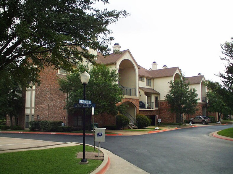 501 Arbor Creek Dr, Euless, TX à vendre - Photo principale - Image 1 de 18