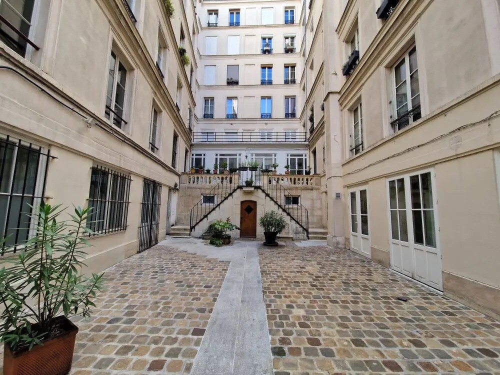 6 Rue Des Arquebusiers, Paris for lease Building Photo- Image 1 of 7