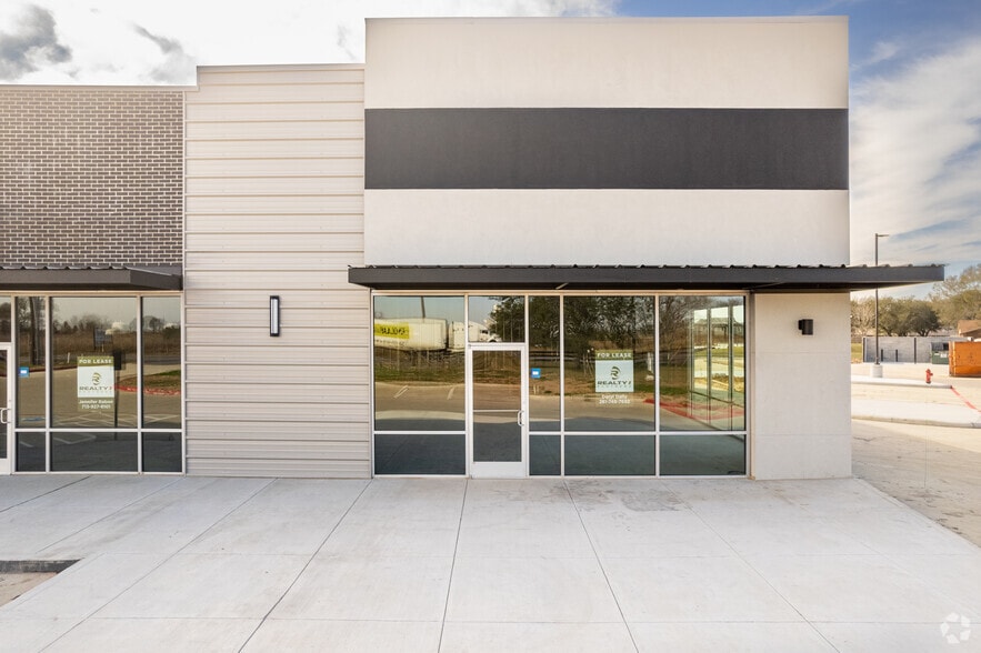5430 FM 359 Rd, Fulshear, TX for lease - Building Photo - Image 3 of 5