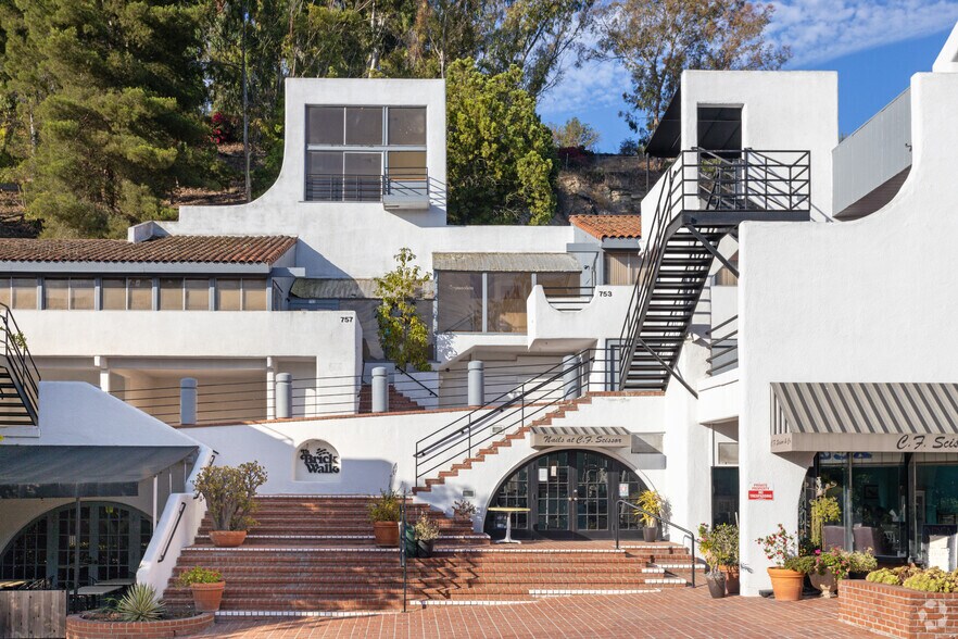 701-815 Deep Valley Dr, Rolling Hills Estates, CA à louer - Photo du bâtiment - Image 1 de 4