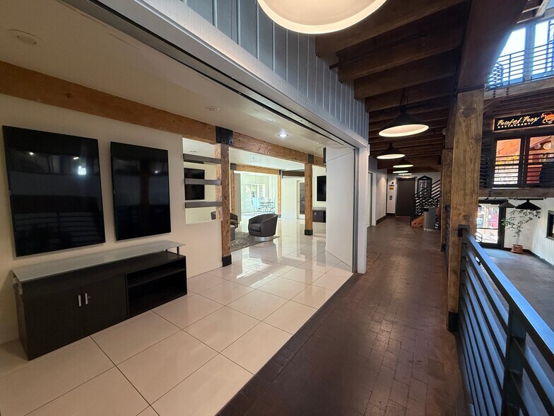 2 W Saint George Blvd, Saint George, UT à louer - Photo intérieure - Image 3 de 31