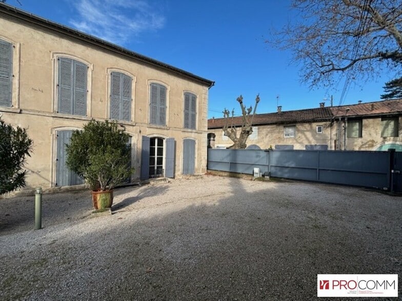 Office in Avignon for lease - Building Photo - Image 3 of 3