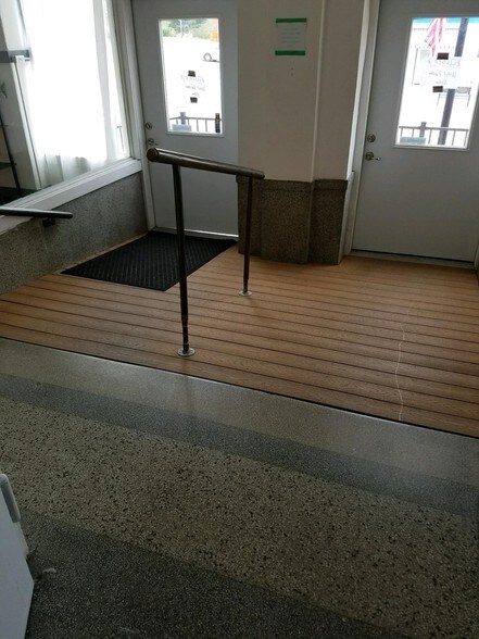 612 W Gallatin St, Vandalia, IL à vendre - Photo du bâtiment - Image 3 de 28