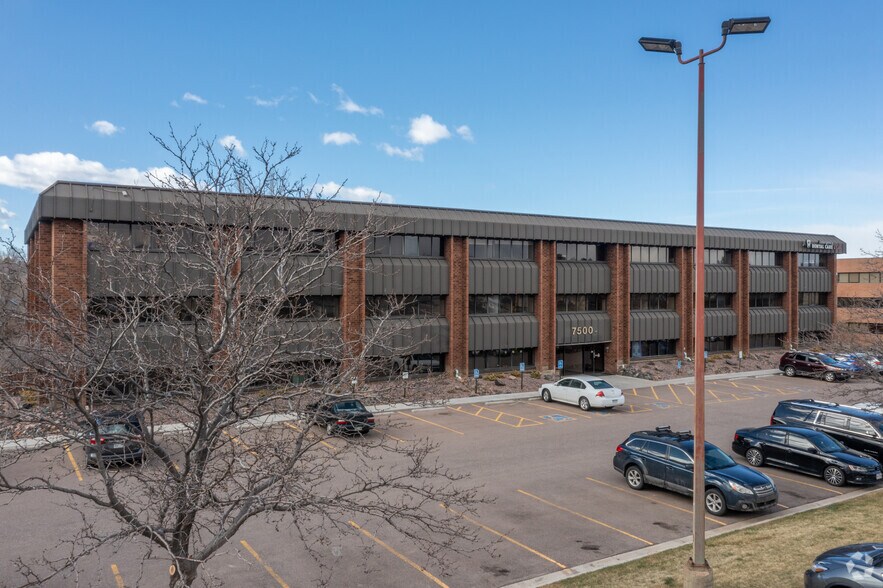 7500 E Arapahoe Rd, Centennial, CO à louer - Photo du bâtiment - Image 2 de 4