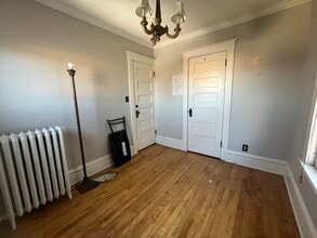 889 Grand Ave, Saint Paul, MN for lease Interior Photo- Image 1 of 5