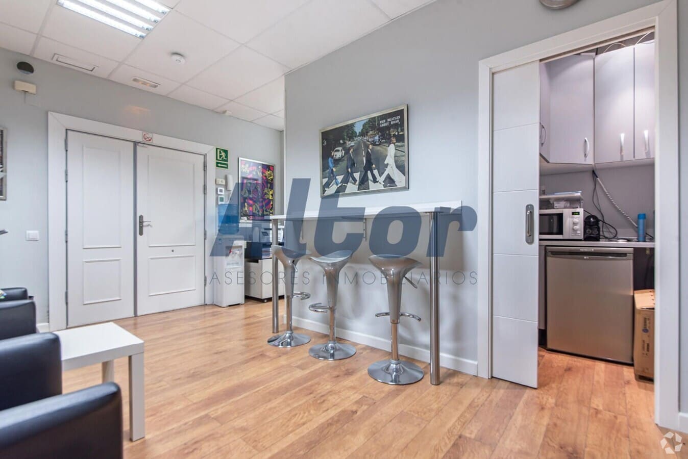 Madrid, MAD 28039 - - - Interior Photo - Image 1 of 31