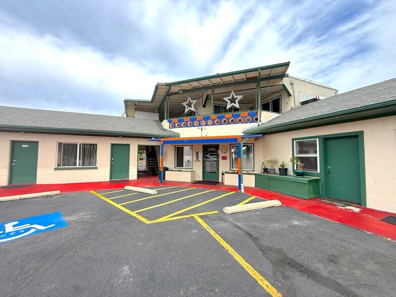 5416 W Fairview Ave, Boise, ID à vendre - Photo du bâtiment - Image 2 de 6