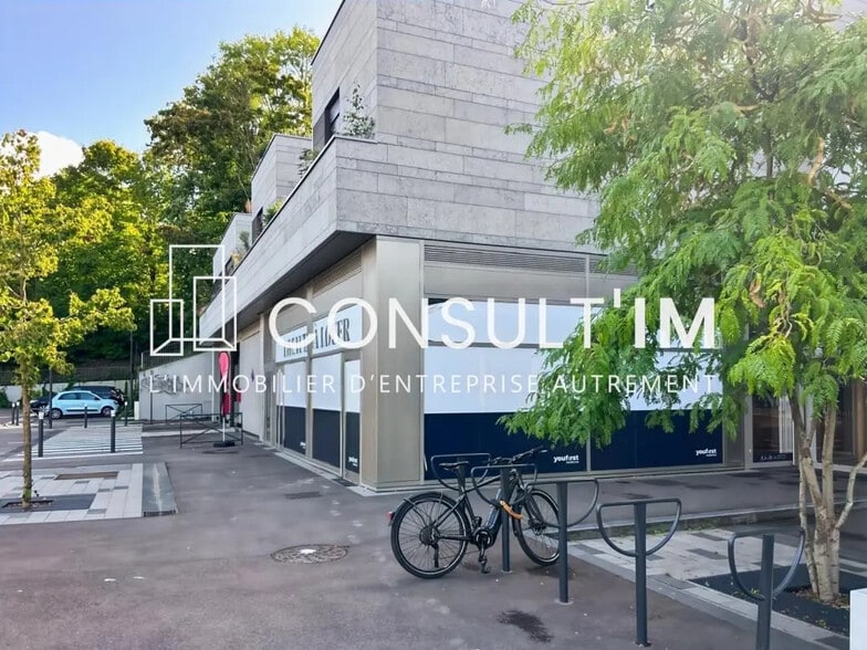 Retail in Ville-d'Avray for lease - Building Photo - Image 3 of 18