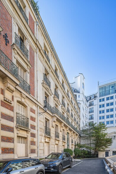 Square Du Roule, Paris à louer - Photo du bâtiment - Image 3 de 3