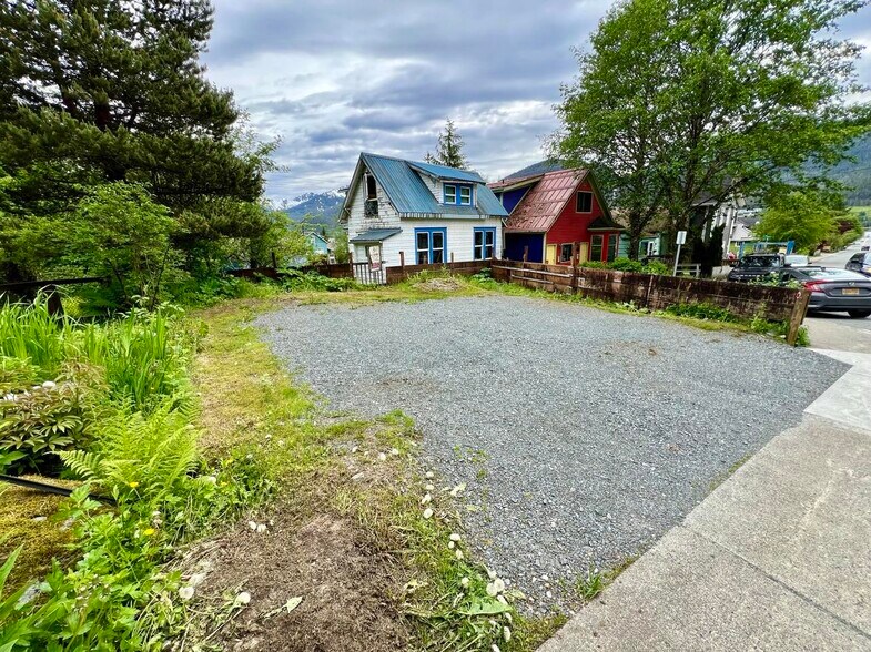275 Irwin st, Juneau, AK à vendre - Photo du bâtiment - Image 2 de 3