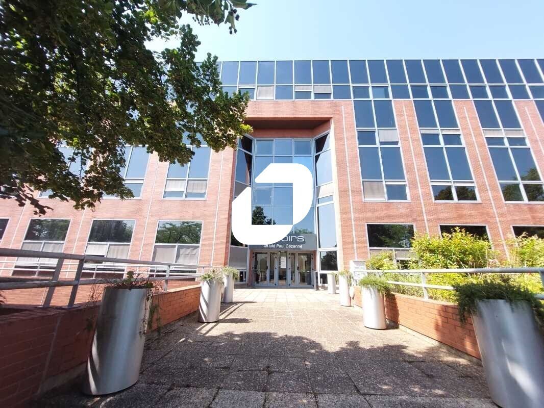 38 Boulevard Paul Cézanne, Guyancourt for lease Building Photo- Image 1 of 18