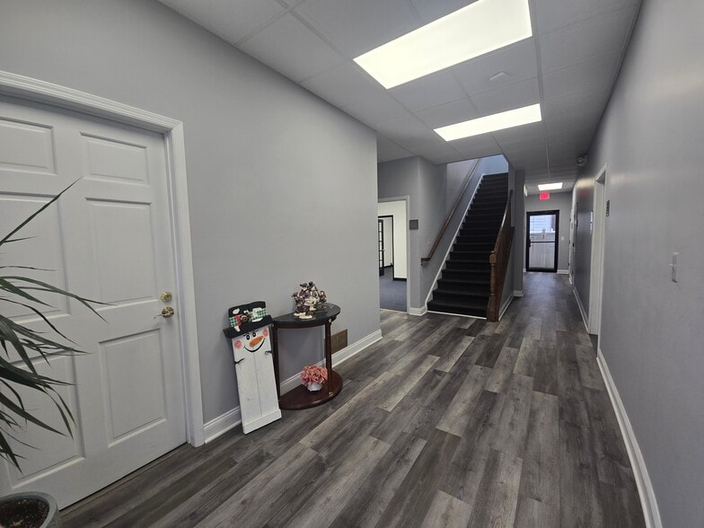 1000 Clifton Ave, Clifton, NJ for lease - Interior Photo - Image 2 of 4