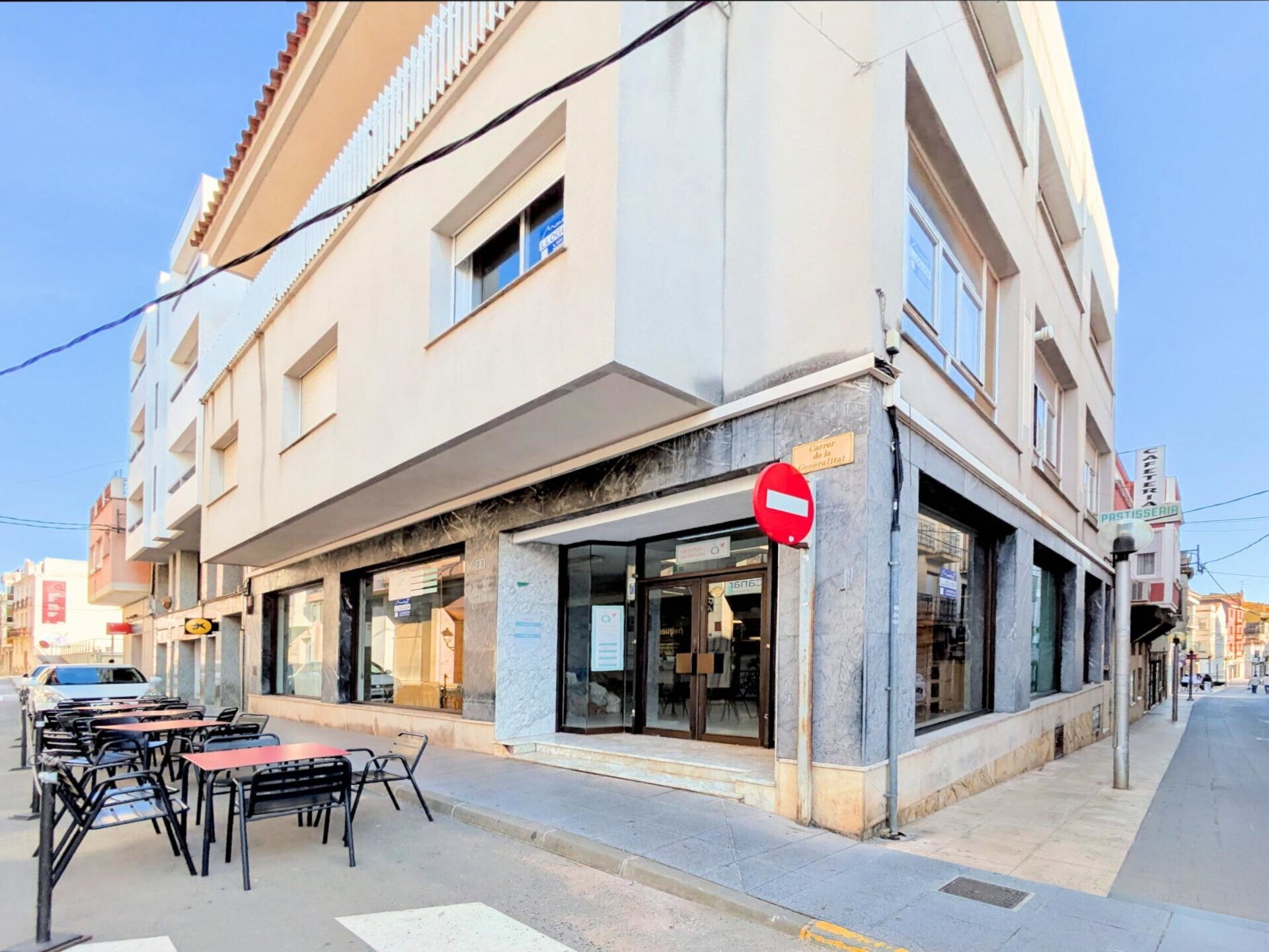 Retail in Alcanar, Tarragona for lease Interior Photo- Image 1 of 4