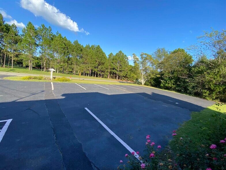 131 Lakeview Church Rd, Cochran, GA à vendre - Photo du bâtiment - Image 2 de 35