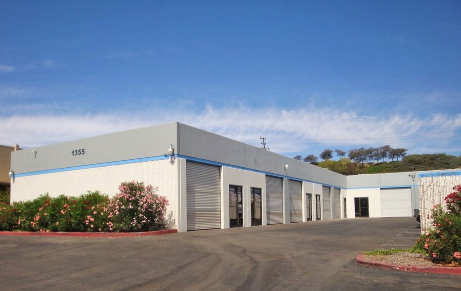 1355 Lawrence Dr, Newbury Park, CA for lease - Building Photo - Image 1 of 4