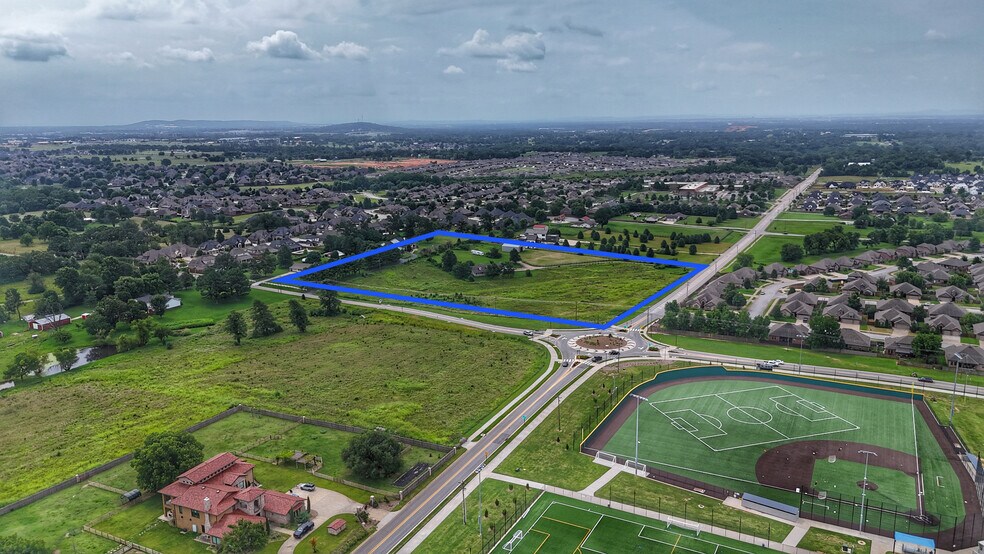 6253 S Mount Hebron Rd, Rogers, AR for sale - Building Photo - Image 2 of 55