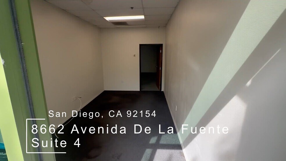8662 Avenida De La Fuente, San Diego, CA à louer - Vidéo sur l’inscription commerciale - Image 2 de 10