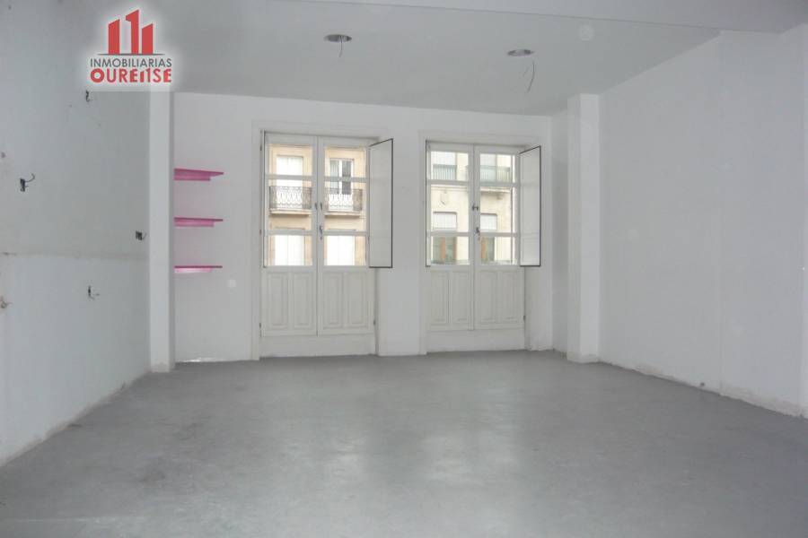Retail in Ourense for lease Building Photo- Image 1 of 7