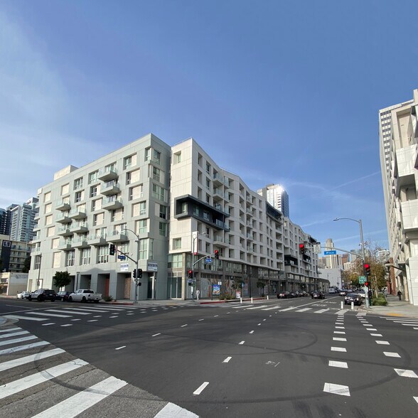 1243 S Olive St, Los Angeles, CA à louer - Photo du bâtiment - Image 2 de 57