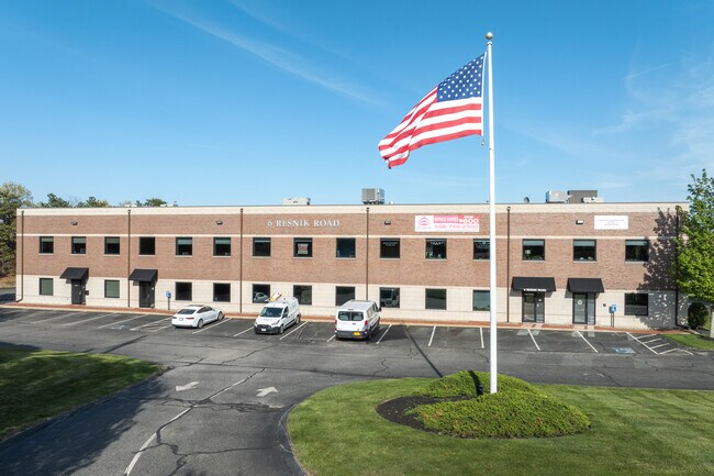 Plus de détails pour 6 Resnik Rd, Plymouth, MA - Bureau à vendre