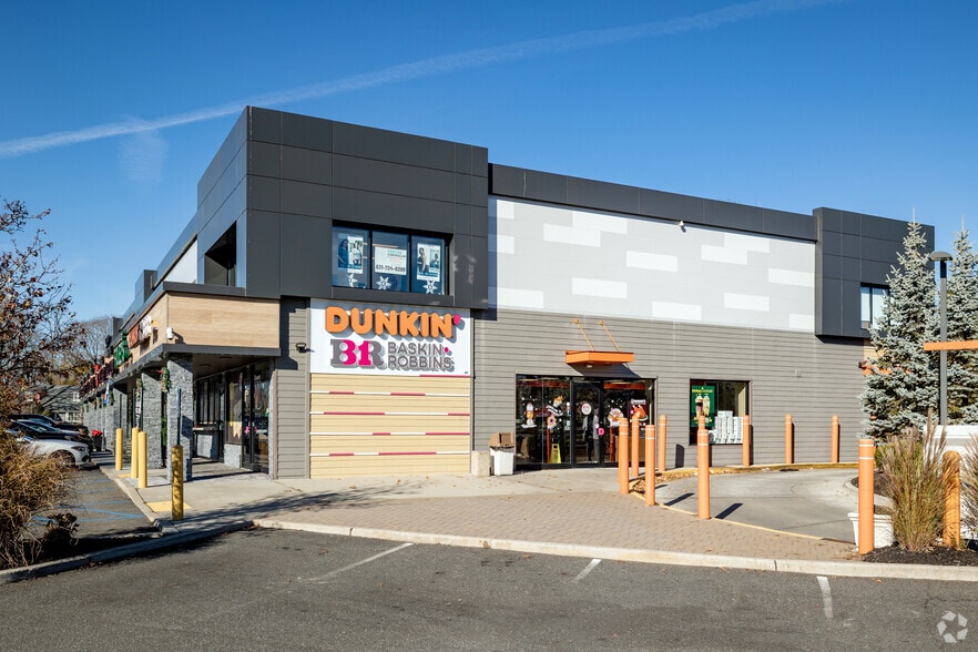 550-560 Smithtown Byp, Smithtown, NY for lease - Building Photo - Image 3 of 6