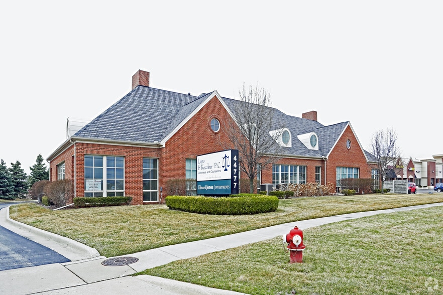 44777 Hayes Rd, Sterling Heights, MI à louer - Photo du bâtiment - Image 1 de 3