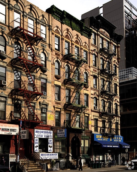 223 Madison St, New York, NY for sale - Building Photo - Image 3 of 8